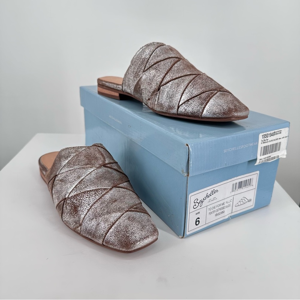 Seychelles To Die For Metallic Pewter Leather Mules size 6 New in Box Flats
